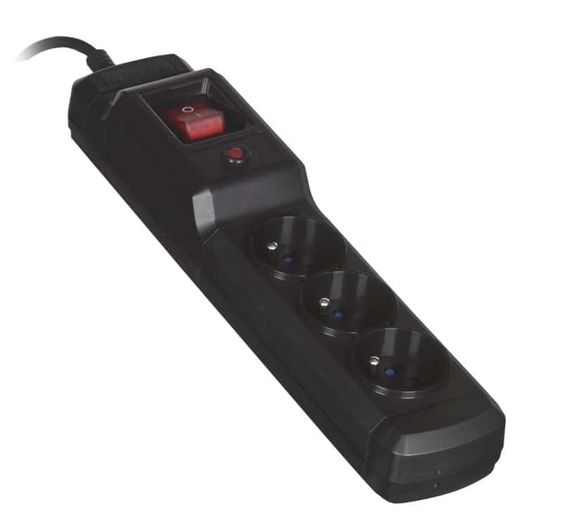 Listwa przeciwprzepięciowa Activejet 3 gniazda, 10A, 1,5m, czarna