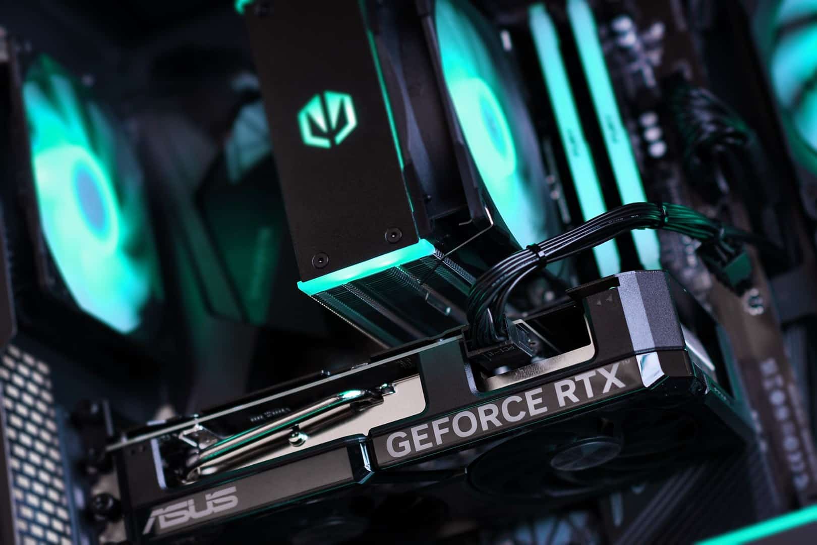 Komputer Gamingowy Actina View 7500F - 16GB RAM, 500GB SSD, RTX 5060, 650W