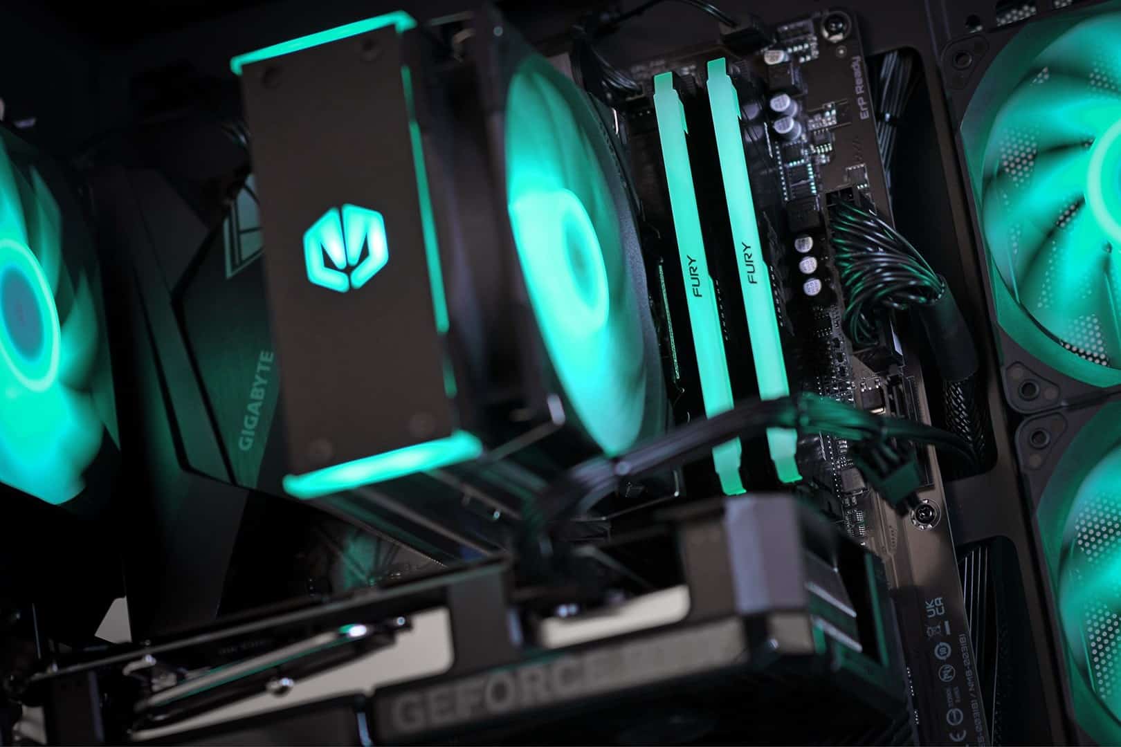 Komputer Gaming Actina View 7500F - 16GB RAM, 500GB SSD, RTX 5060 Ti, 650W